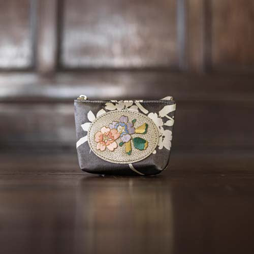 刺繍とシルクのミニポーチ 桜
