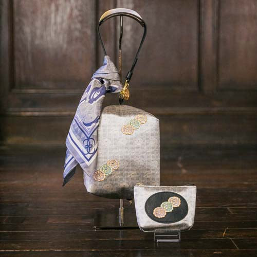 Mini Pouch with Embroidery and Silk - Chrysanthemum