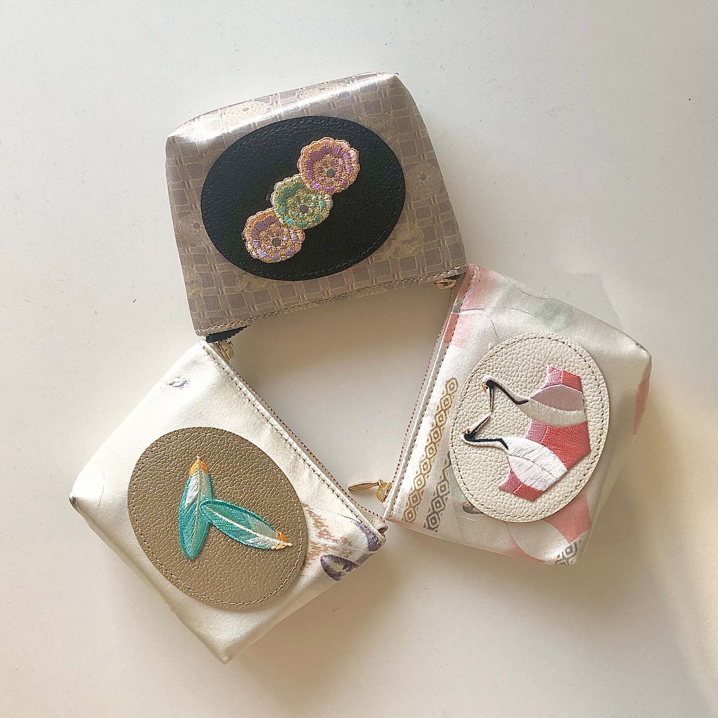 Mini Pouch with Embroidery and Silk - Chrysanthemum