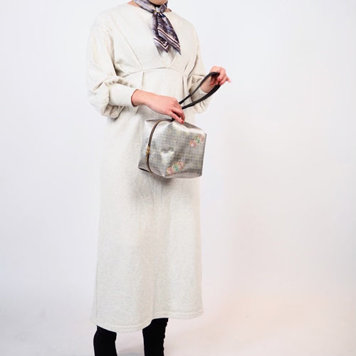 TEMARI Handbag with Embroidery and Silk - Chrysanthemum