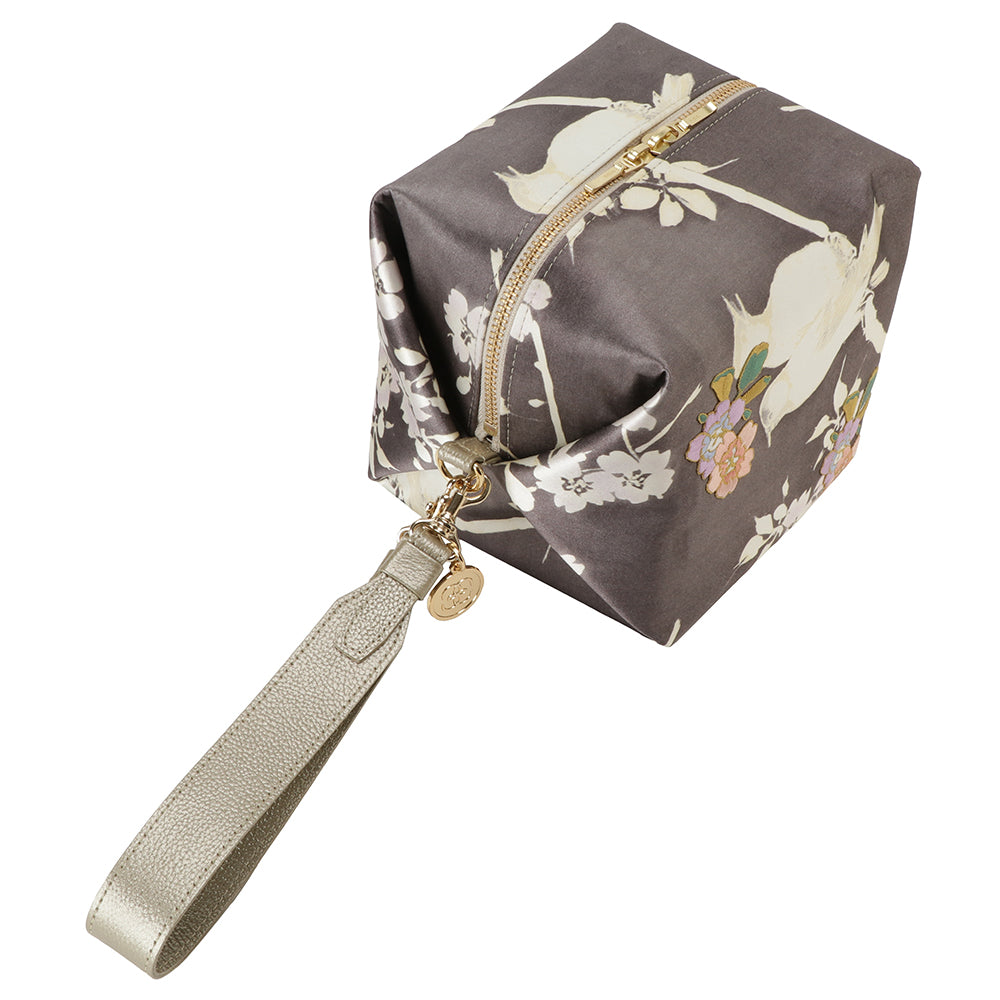 刺繍とシルクのハンドバッグ TEMARI 桜