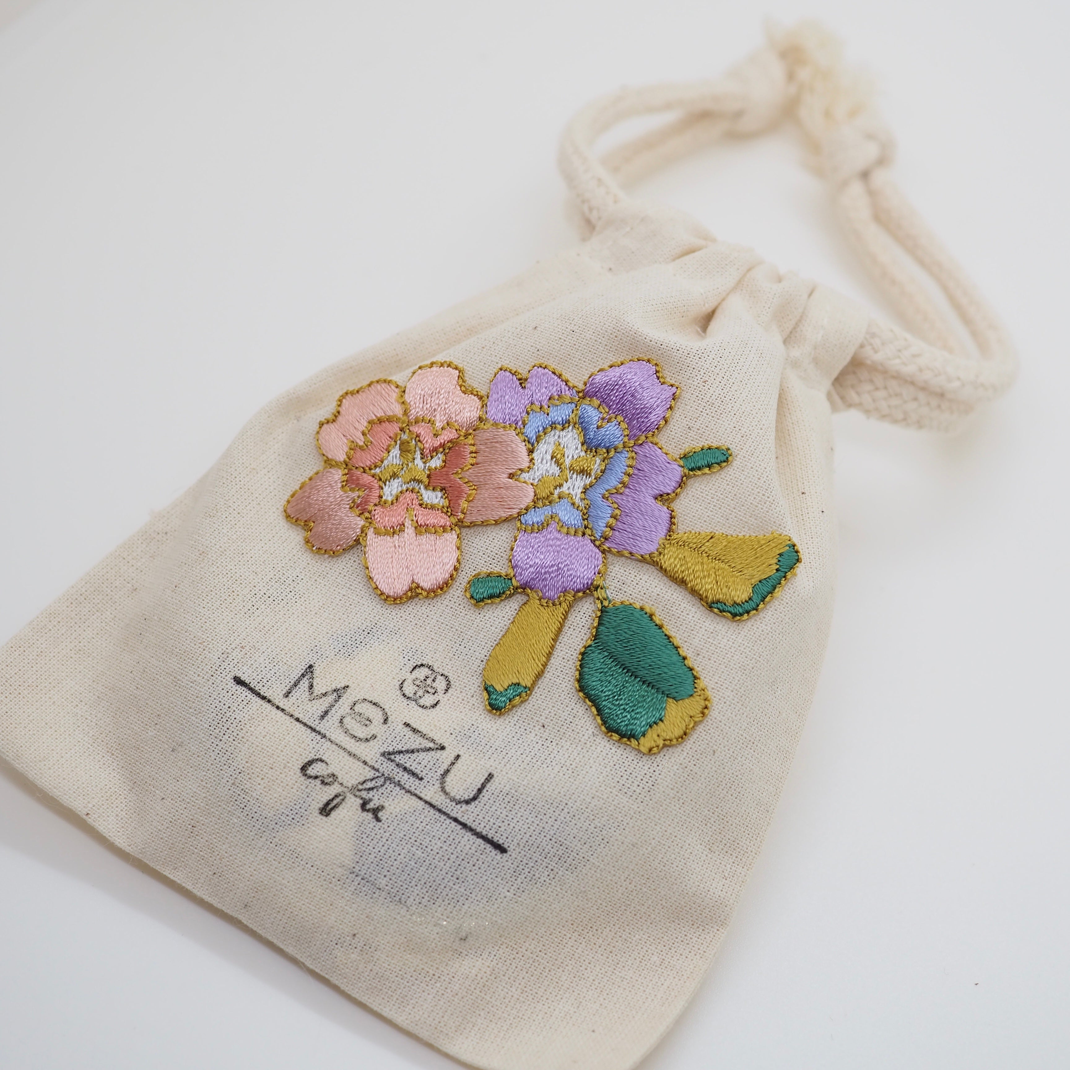 刺繍巾着ポーチ付コンパクトミラー　桜